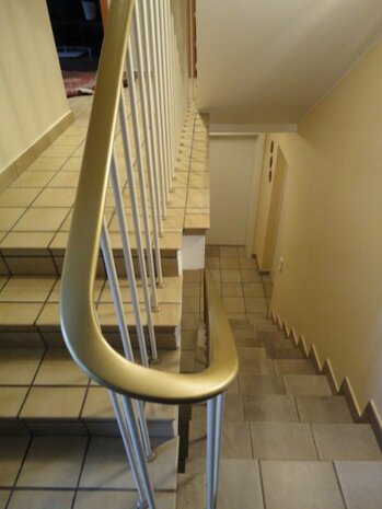 PVC Trapleuningprofiel voor vlakke leuning klassiek F408-010 grijsbeige